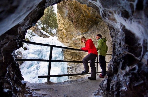 lower falls viewpoint, johnston canyon